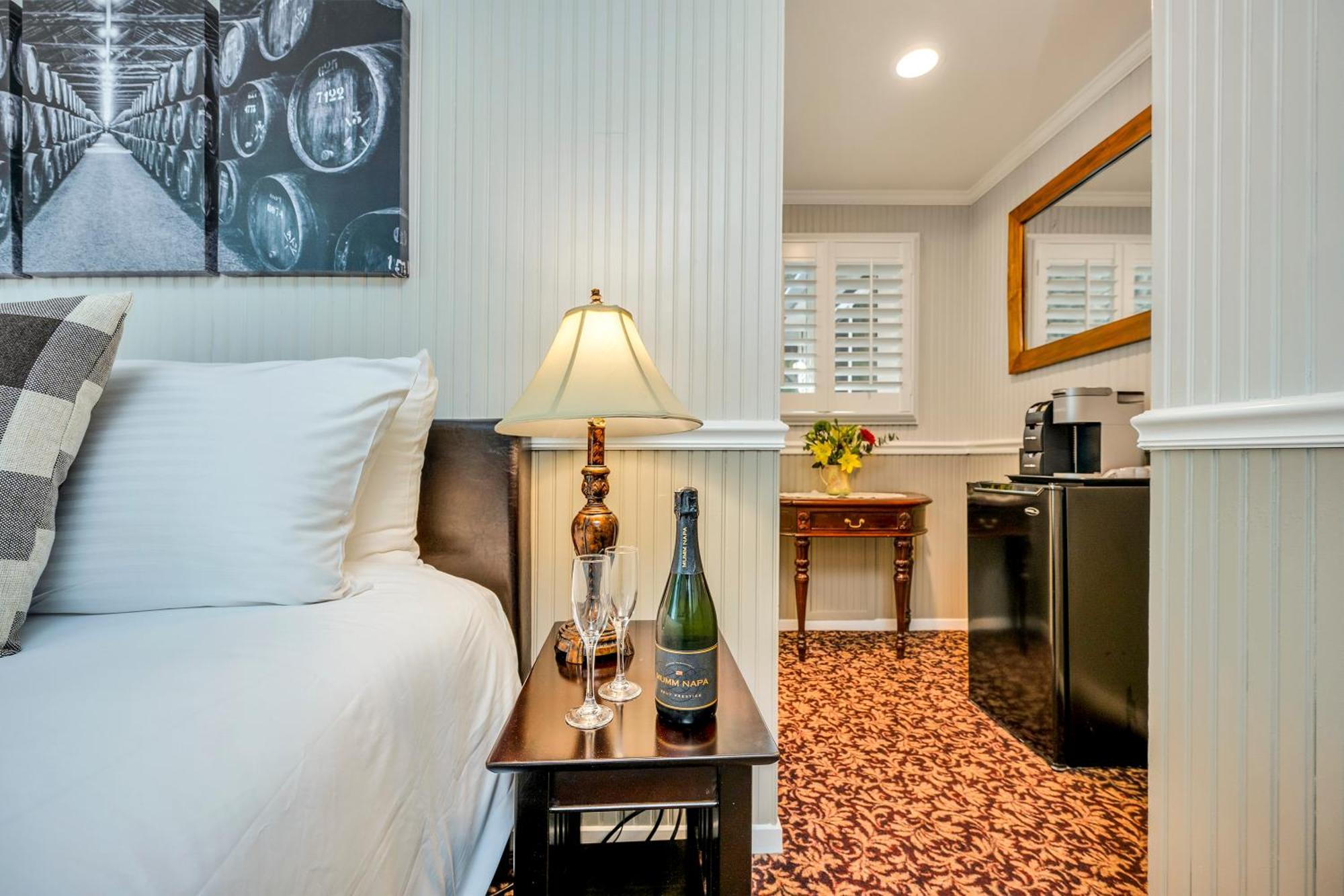 Calistoga Wine Way Inn Экстерьер фото
